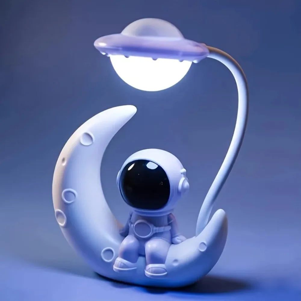 Luminária Astronauta na Lua │Houzzi - Houzzi